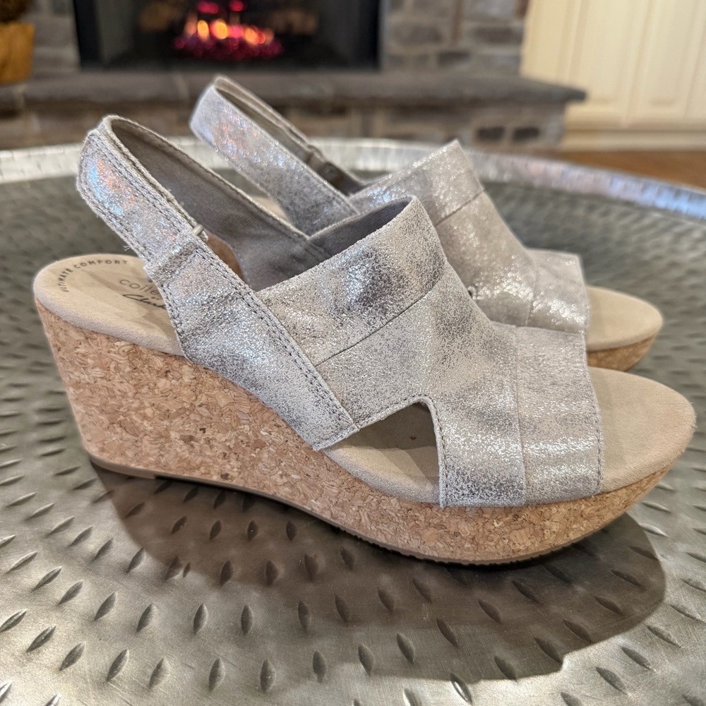 CLARKS Annadel Pewter Platform Wedge Sandal Size 8M